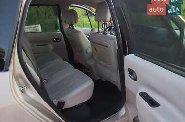 Минивэн Renault Scenic 2006 в 