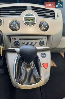 Минивэн Renault Scenic 2006 в 