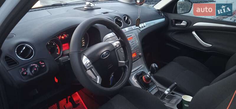 Мінівен Renault Scenic 2007 в Зарічному