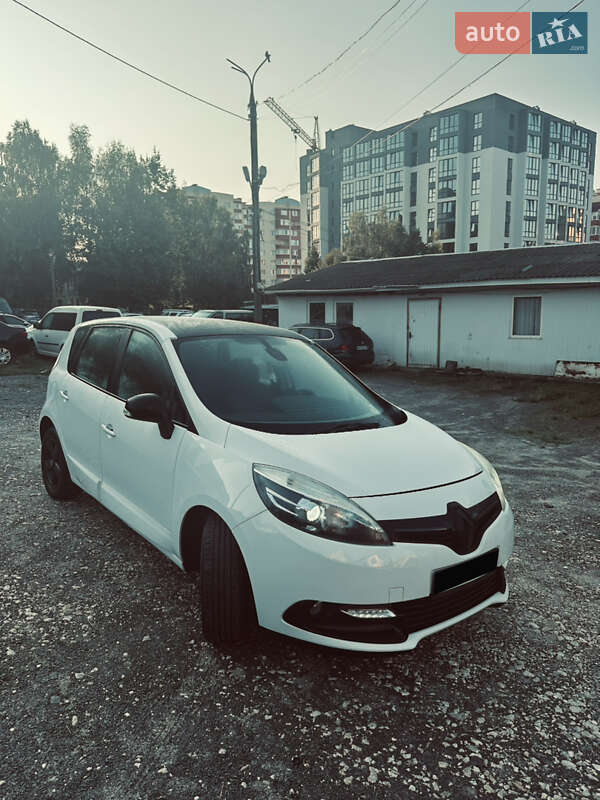 Минивэн Renault Scenic 2013 в 