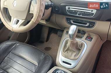 Минивэн Renault Scenic 2009 в 