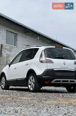 Минивэн Renault Scenic 2015 в 