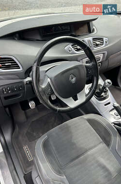 Минивэн Renault Scenic 2015 в 