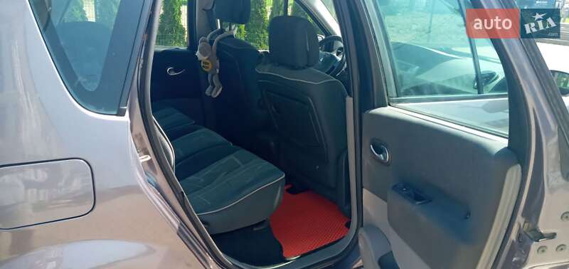 Минивэн Renault Scenic 2004 в Черновцах