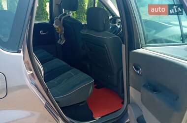 Минивэн Renault Scenic 2004 в 