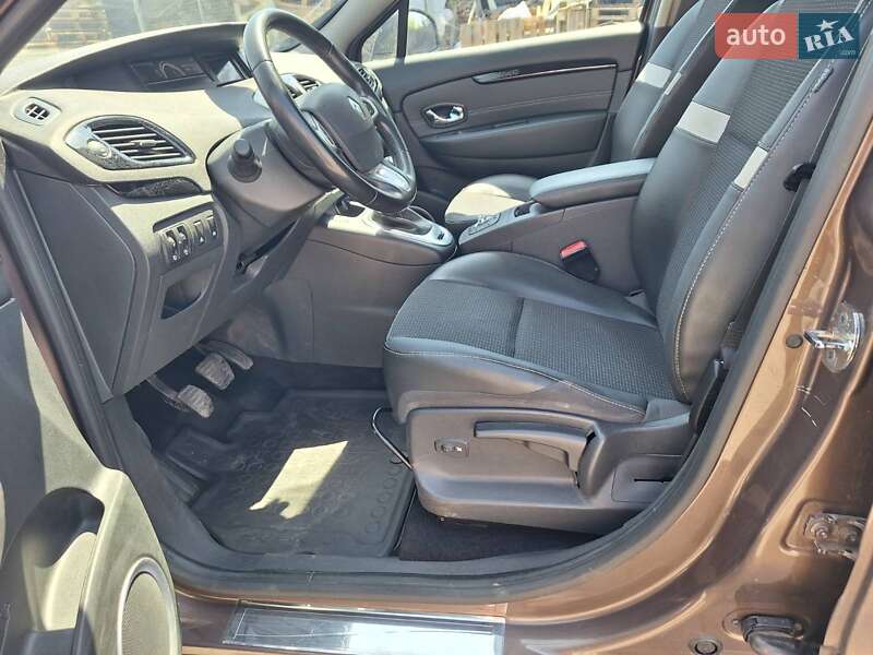 Минивэн Renault Scenic 2013 в Нововолынске