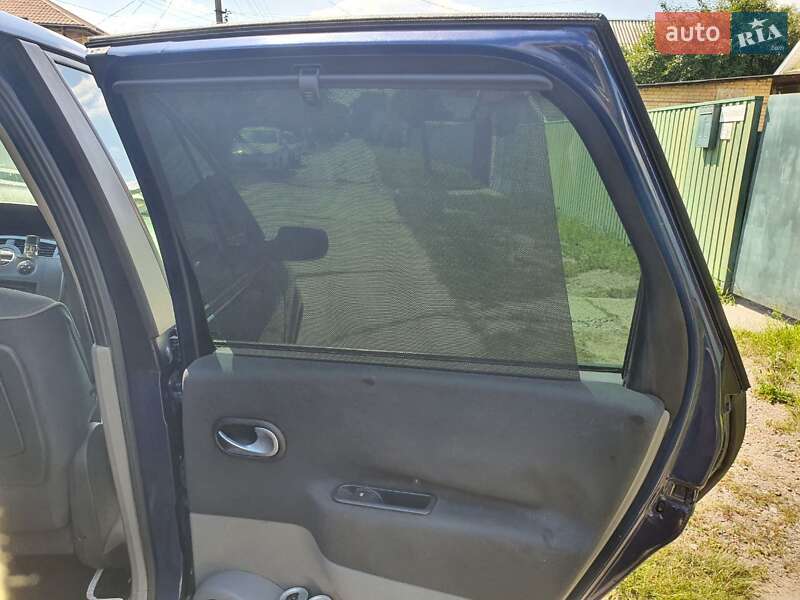 Минивэн Renault Scenic 2003 в Буче