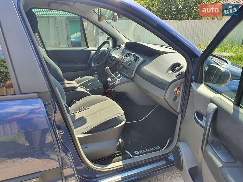 Минивэн Renault Scenic 2003 в Буче