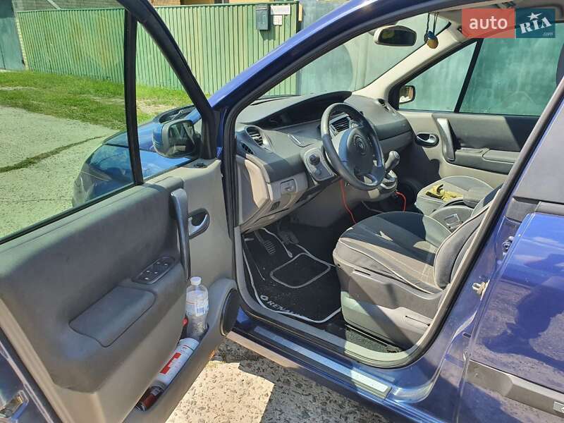 Минивэн Renault Scenic 2003 в Буче