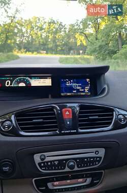 Минивэн Renault Scenic 2011 в 