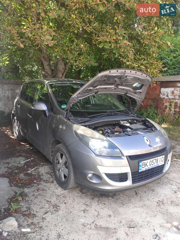 Мінівен Renault Scenic 2009 в Вараші