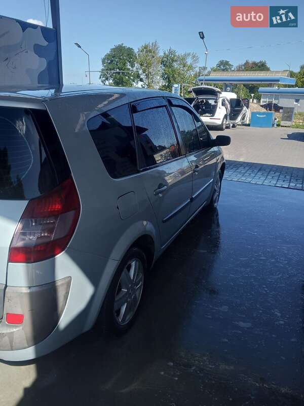 Минивэн Renault Scenic 2004 в Владимире