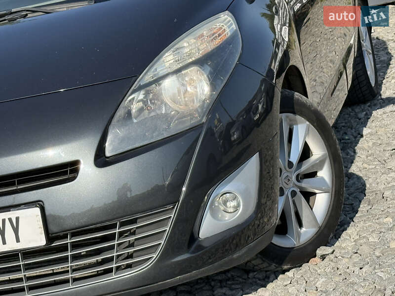 Минивэн Renault Scenic 2011 в Стрые