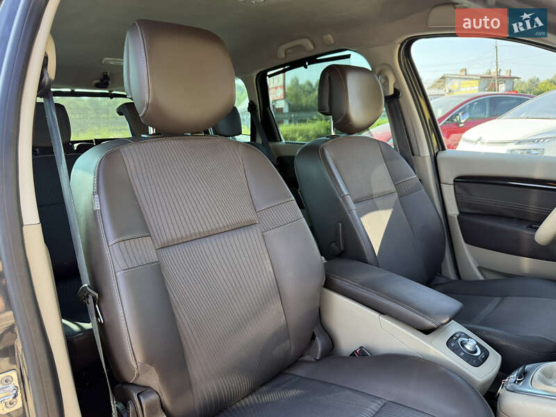 Минивэн Renault Scenic 2011 в Стрые