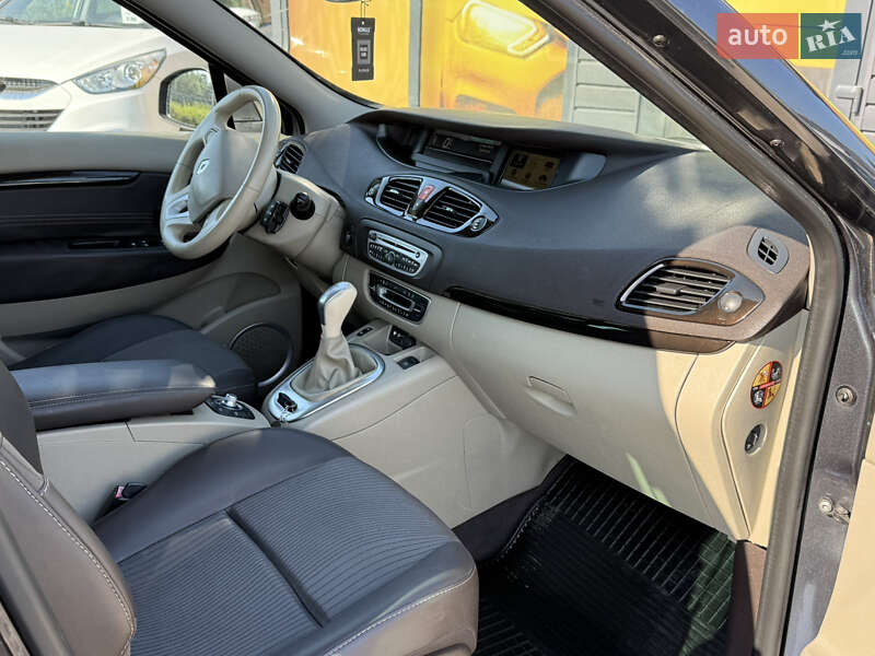 Минивэн Renault Scenic 2011 в Стрые