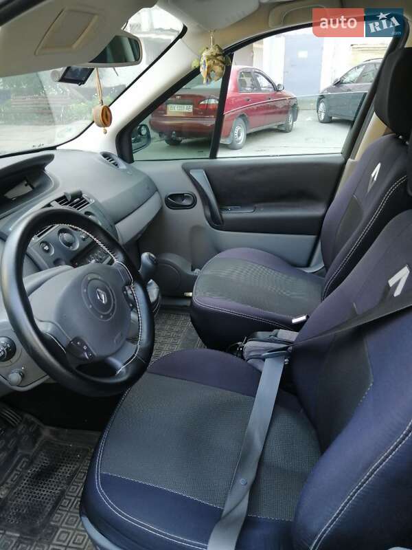 Минивэн Renault Scenic 2004 в Нетешине