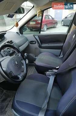 Минивэн Renault Scenic 2004 в 