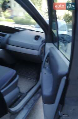 Минивэн Renault Scenic 2004 в 