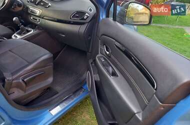Минивэн Renault Scenic 2012 в 