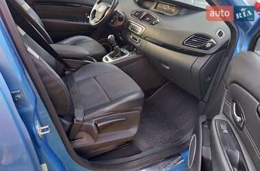 Минивэн Renault Scenic 2012 в 