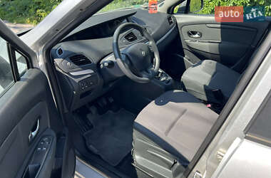 Минивэн Renault Scenic 2014 в 