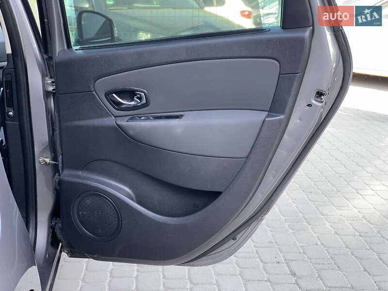 Минивэн Renault Scenic 2015 в Бердичеве