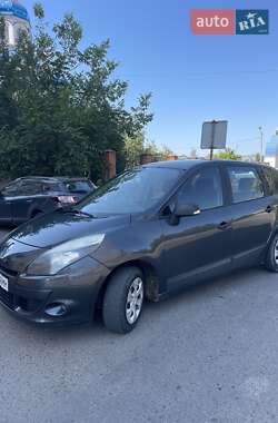 Минивэн Renault Scenic 2009 в 