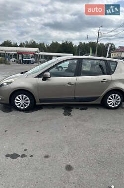 Минивэн Renault Scenic 2009 в 