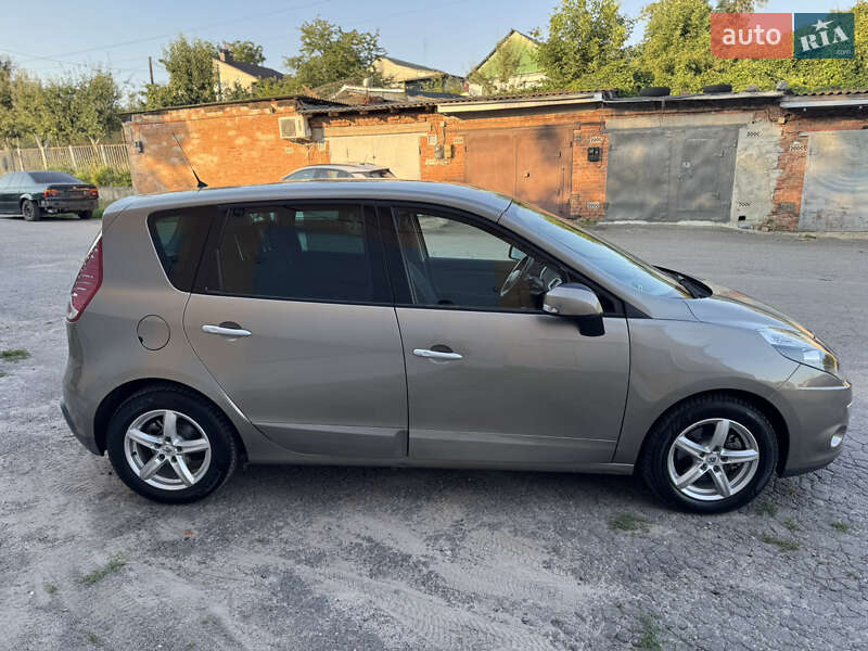 Минивэн Renault Scenic 2010 в Виннице