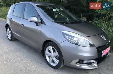 Минивэн Renault Scenic 2012 в 