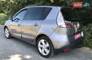 Минивэн Renault Scenic 2012 в 
