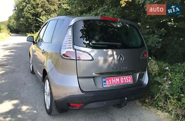 Минивэн Renault Scenic 2012 в 