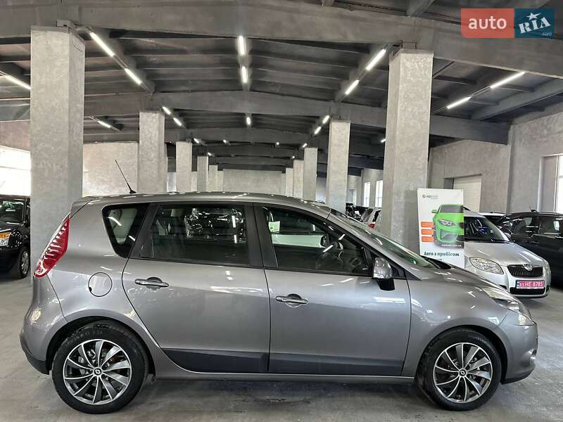 Минивэн Renault Scenic 2011 в Каменском