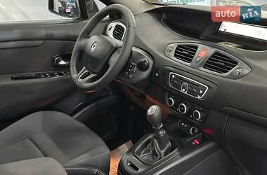 Минивэн Renault Scenic 2011 в 