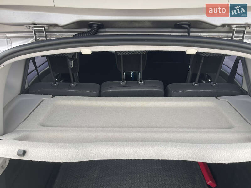 Мінівен Renault Scenic 2011 в Нововолинську