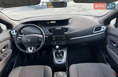 Минивэн Renault Scenic 2011 в 