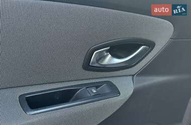 Минивэн Renault Scenic 2011 в 