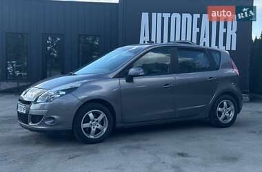 Минивэн Renault Scenic 2011 в 
