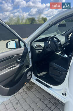 Минивэн Renault Scenic 2015 в 