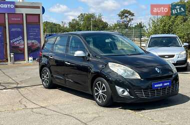 Минивэн Renault Scenic 2010 в 