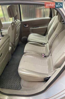 Минивэн Renault Scenic 2003 в 