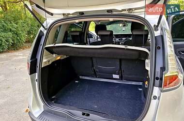 Минивэн Renault Scenic 2015 в 