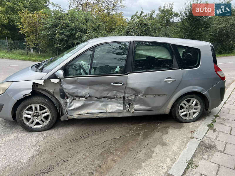 Минивэн Renault Scenic 2005 в Львове фото 7 Минивэн Renault Scenic 2005 в Львове