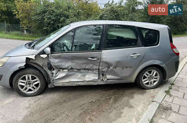 Минивэн Renault Scenic 2005 в 