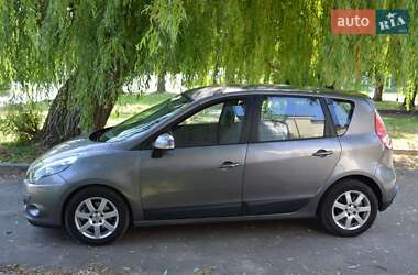 Минивэн Renault Scenic 2010 в 