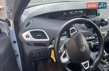Минивэн Renault Scenic 2012 в 
