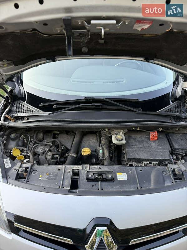 Мінівен Renault Scenic 2014 в Чернівцях