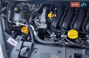 Минивэн Renault Scenic 2012 в 