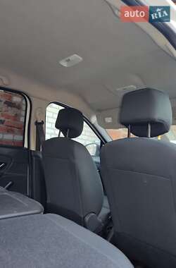 Минивэн Renault Scenic 2012 в 