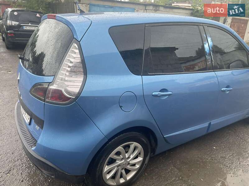 Минивэн Renault Scenic 2012 в Ровно